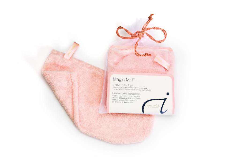 Pink Magic Mitt that removes makeup with water